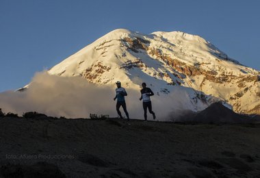 Karl Egloff und Nicholàs Miranda bei der Vorbereitung am Aconcagua 