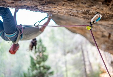 Schwieriges Sportklettern mit dem Ohmega in Margalef