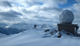 Fast wie auf einer Mondstation - Pistenskitour Patscherkofel.