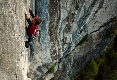 Roland Hemetzberger in Zarathustra (8c+). Foto: Stefan Kühn