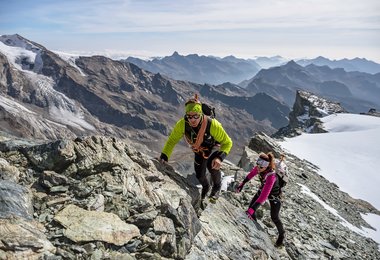 Speed-Bergsteig mit leichter Ausrüstung von Dynafit