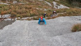 Die steile, raue Platte im Mittelteil.