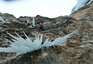 In der ersten Seillänge von "Stirb Langsam" M11, WI 6+, 200 m 