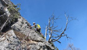 Die Plattenquerung in der letzten Seillänge.