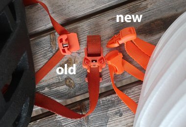 Die neue Schnalle des Petzl Sirocco 