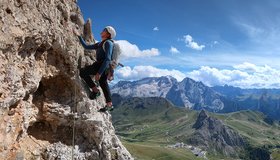 Toller Blick in Richtung Marmolada - Mariakante - Sas de Pordoi 