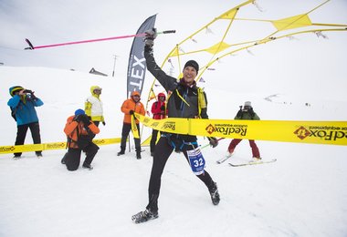 Dominik Salcher beim Zieleinlauf (c) Red Fox Outdoor Equipment