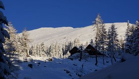 Almhütten beim Aufstiegsweg