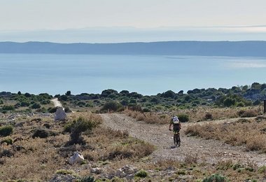 Nicht nur Bergsteigen - auch bei einer 5-tägigen Trans-Kroatien Bike Tour war der wasserdichte Exped Icefall 30 eine gute Option ;- )