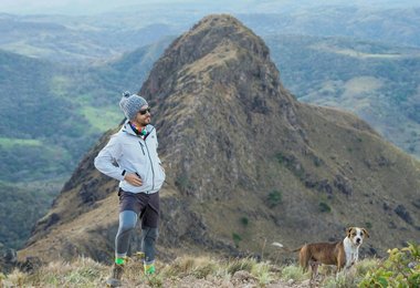 Kompression in den Bergen, leichte Beine auf langen Touren