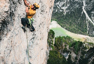 „Born Ready“ trad. 9 (8 obl.) - Hintere Geierwand @daniel.rogger.dolomites @davide.prandini