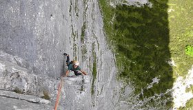 Blick von oben in die 5te Seillänge - Silverstone an der Repswand im Karwendel