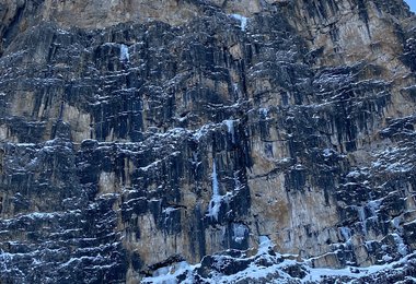 Die Nordwestwand der  Kleine Rodelheilspitze mit der Route "Space Shuttle"