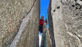 Abseilstand nach Durchschlupf am Pointe Mediane - Arête du Diable