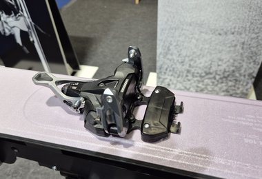 Der Vorderbacken der ATK Hy im Wald-Mode