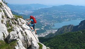 Die letzten Meter auf dem Grat - Ferrata del 25° Venticinquennale - Corno di Canzo.