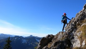 Auf dem anfangs sehr leichten Grat (Einstieg).