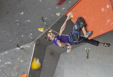 Jakob Schubert vor seiner Roten Karte; Bilder: ÖWK-Wilhelm