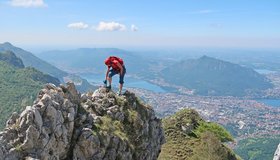 Auf einem der vielen Grattürme - Ferrata Monte Due Mani