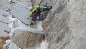 Mixed Kletterei in der 1. Seillänge