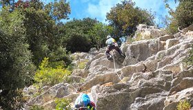 Die sechste Seillänge ist leicht überhängend - Per Luca - Parete San Paolo Arco.