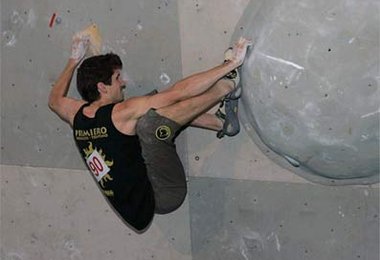 Kilian Fischhuber beim Boulderweltcup