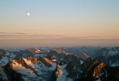 Der Vollmond am Mitternachtshimmel...(c) Archiv Alexander Huber
