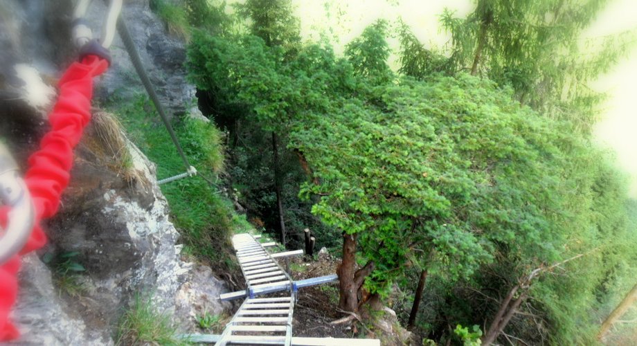pfeilspitzwand mit marbelys, 
									Pfeilspitzwand Alu - Leitern im munteren Teil, 
										Foto: ginzling 1