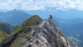 Die letzten Seilmeter des   Mittenwalder Höhenweg Klettersteiges