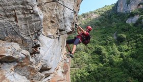 Die kurze Schlüsselstelle - Ferrata Castello Medusa