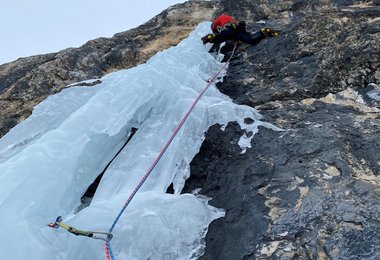 Peter Zischg in der 3. Seillänge der Route "Space Shuttle" (c) Markus Huber