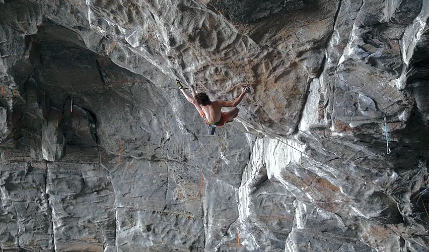 Adam Ondra in Project Hard (Foto: Tendon)