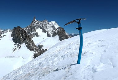 Unterwegs mit dem Zenith Eispickel im Mont Blanc Massiv