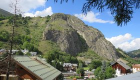 Der Rocher du Poingt Ravier mit der gleichnamigen Via Ferrata 