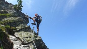 Eine der kleine Kanten - Rosskopf Klettersteig - Hochötz