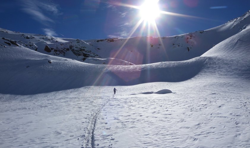 Die letzte steile "Welle" vor dem Kamm (die geht man über links).