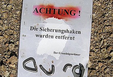 Achtung - die Sicherungshaken wurden in diesem Klettergarten entfernt - der Grundeigentümer.