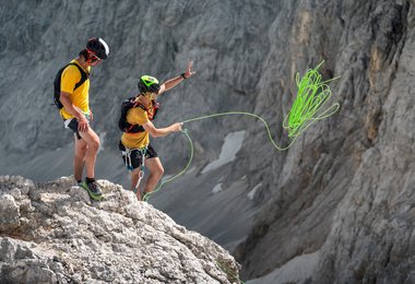 Beim der Abseilstelle der Route Eisenzeit; Foto: Silvan Metz