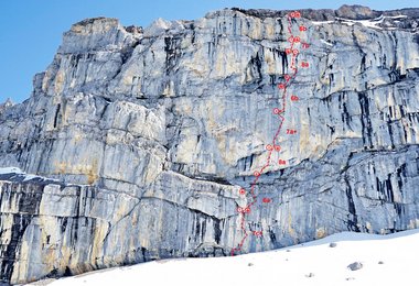 Die Route Tradündition (230 m . 8a, trad) (c) www.vladekzumr.com  /  Vladek Zumr 