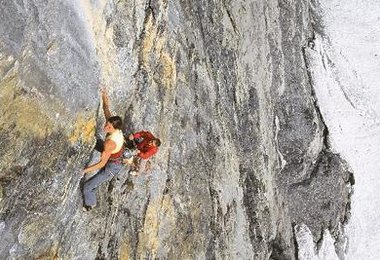 Ines Papert klettert "Letzte Ausfahrt Titlis 8a+/10-" rotpunkt !