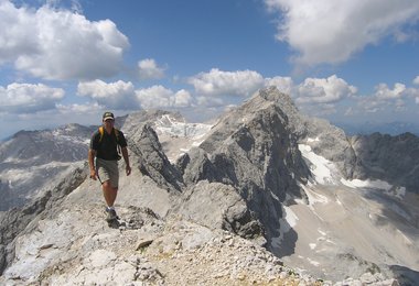 Auf dem Jubiläumsgrat - hinten die Zugspitze