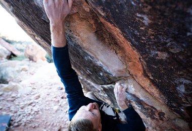 Jakob Schubert klettert „Shaolin“ (9A) © Michael Piccolruaz
