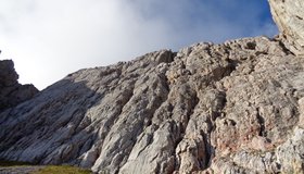 Nochmal die Südwand mit den tollen Touren