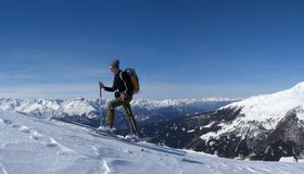 Auf dem breiten Nordgrat nach dem Hochleger.