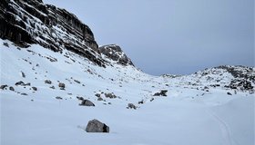 Die flache, mondlandschaftsartige Querung unter Sturzhan, Kleinem Tragl