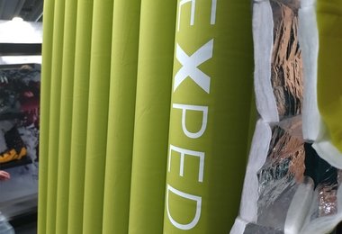 Die Exped Made mit den zwei Aluschichten innen.