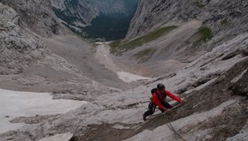 In der dritten Seillänge.