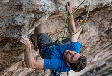 Stefano in seiner Route Erbor 9b/+ in Arco  (c) Archiv Stefano Ghisolfi