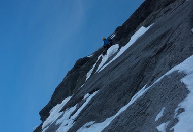 Roger Schäli in der "Dry" Seillänge, die direkt vom Hinterstoisser Quergang abgeht.  (c) Archive Metanoia Huber, Siegrist, Schaeli