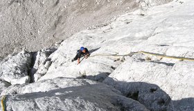 Platten - sehr schöne Platten in den ersten 3 Seillängen der ABS an der Karlspitze.